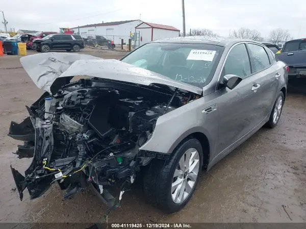 5XXGU4L32JG201205 2018 KIA OPTIMA - Image 2