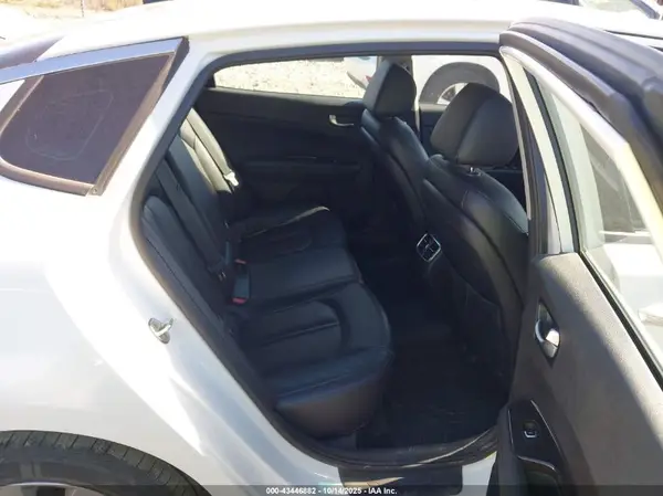 5XXGU4L32JG201740 2018 KIA OPTIMA - Image 8