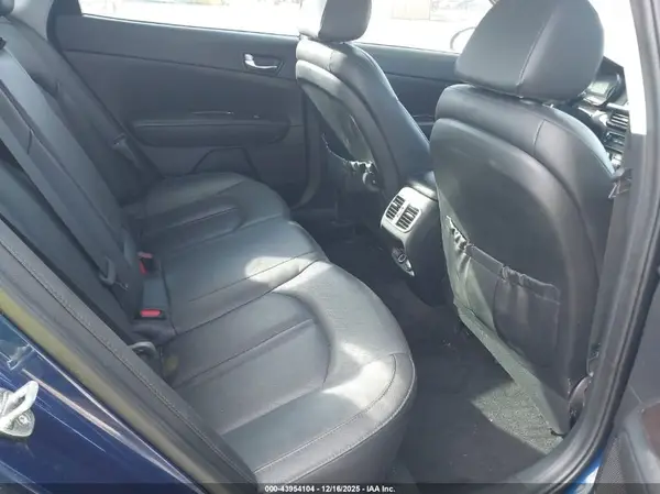 5XXGU4L32JG202905 2018 KIA OPTIMA - Image 8