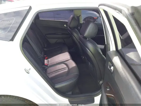 5XXGU4L32JG218098 2018 KIA OPTIMA - Image 8