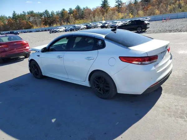 5XXGU4L32JG218117 2018 KIA OPTIMA - Image 2