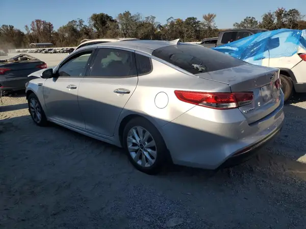 5XXGU4L32JG218277 2018 KIA OPTIMA - Image 2