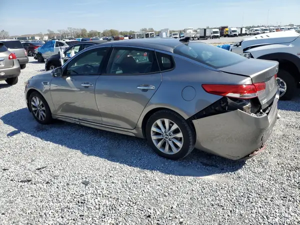 5XXGU4L32JG218652 2018 KIA OPTIMA - Image 2