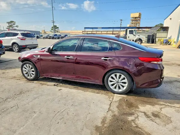 5XXGU4L32JG224886 2018 KIA OPTIMA - Image 2