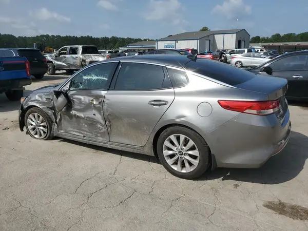 5XXGU4L32JG225262 2018 KIA OPTIMA - Image 2
