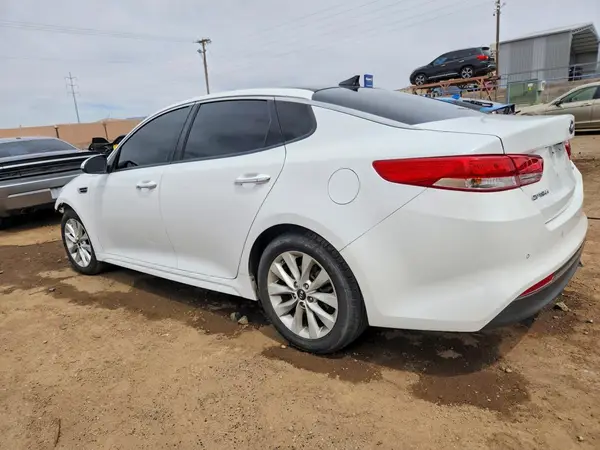 5XXGU4L32JG227948 2018 KIA OPTIMA - Image 2