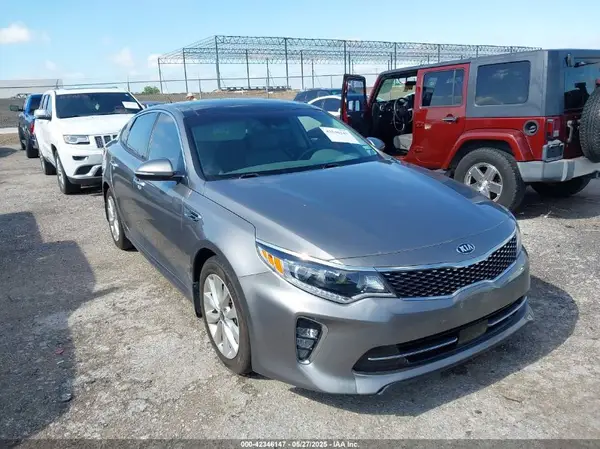 5XXGU4L32JG228453 2018 KIA OPTIMA - Image 1
