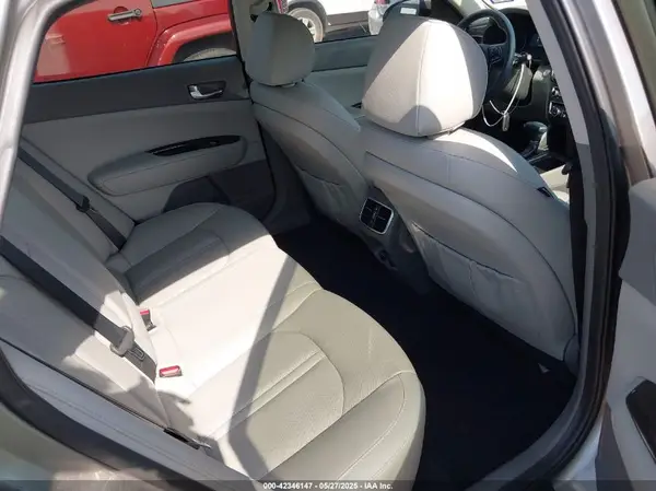 5XXGU4L32JG228453 2018 KIA OPTIMA - Image 8