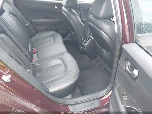 5XXGU4L32JG260822 2018 KIA OPTIMA - Image 8