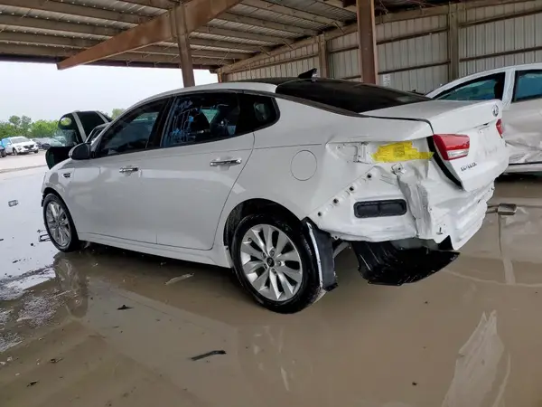 5XXGU4L32JG261534 2018 KIA OPTIMA - Image 2