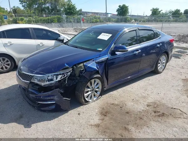 5XXGU4L32JG261985 2018 KIA OPTIMA - Image 2