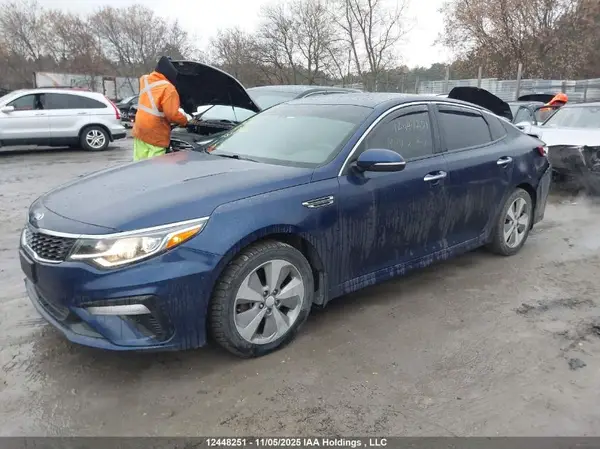 5XXGU4L32KG288833 2019 KIA OPTIMA - Image 2