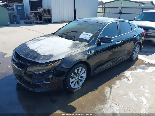 5XXGU4L33GG040520 2016 KIA OPTIMA - Image 2
