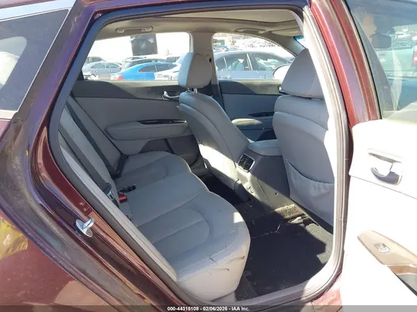 5XXGU4L33GG043269 2016 KIA OPTIMA - Image 8