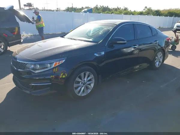 5XXGU4L33GG053915 2016 KIA OPTIMA - Image 2