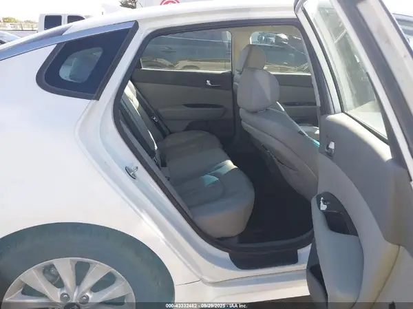5XXGU4L33GG075008 2016 KIA OPTIMA - Image 8