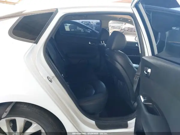 5XXGU4L33HG133846 2017 KIA OPTIMA - Image 8