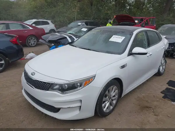 5XXGU4L33HG134933 2017 KIA OPTIMA - Image 2