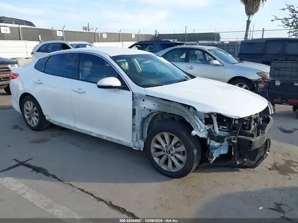 5XXGU4L33HG145205 2017 KIA OPTIMA - Image 1