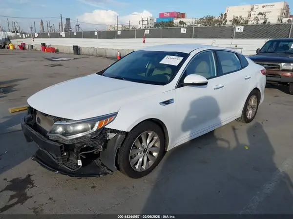 5XXGU4L33HG145205 2017 KIA OPTIMA - Image 2