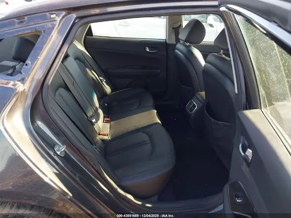 5XXGU4L33HG151652 2017 KIA OPTIMA - Image 8
