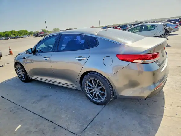 5XXGU4L33JG187217 2018 KIA OPTIMA - Image 2