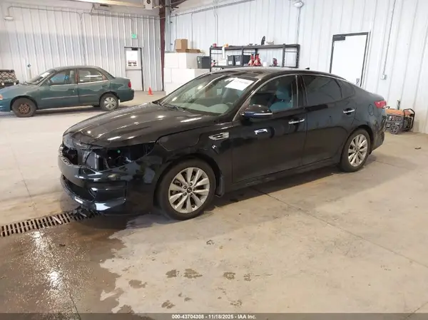 5XXGU4L33JG201276 2018 KIA OPTIMA - Image 2