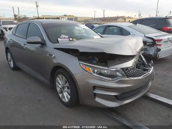 5XXGU4L33JG203206 2018 KIA OPTIMA - Image 1