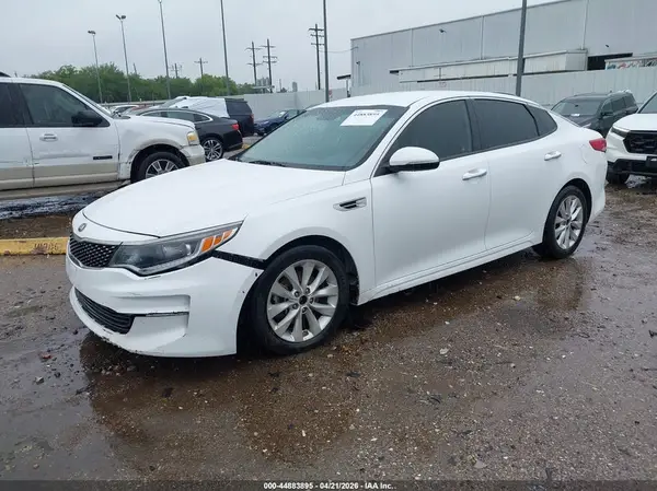 5XXGU4L33JG206686 2018 KIA OPTIMA - Image 2