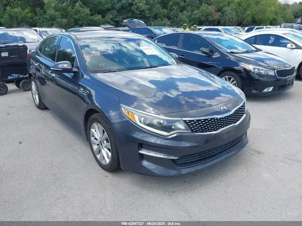 5XXGU4L33JG213413 2018 KIA OPTIMA - Image 1