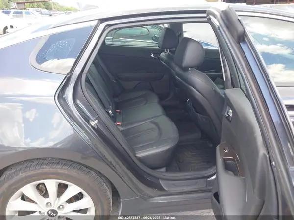 5XXGU4L33JG213413 2018 KIA OPTIMA - Image 8