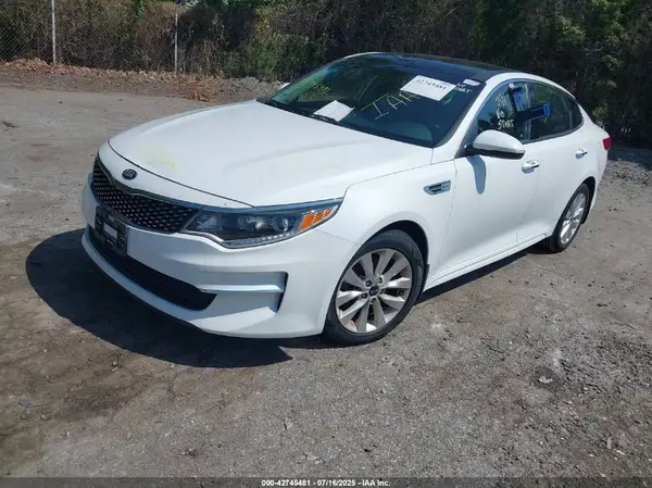 5XXGU4L33JG215128 2018 KIA OPTIMA - Image 2