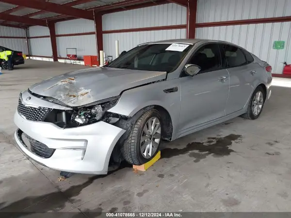 5XXGU4L33JG216358 2018 KIA OPTIMA - Image 2