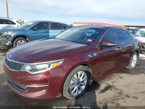 5XXGU4L33JG218322 2018 KIA OPTIMA - Image 2