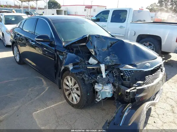 5XXGU4L33JG225349 2018 KIA OPTIMA - Image 1