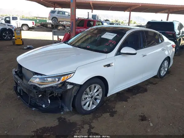 5XXGU4L33JG225934 2018 KIA OPTIMA - Image 2