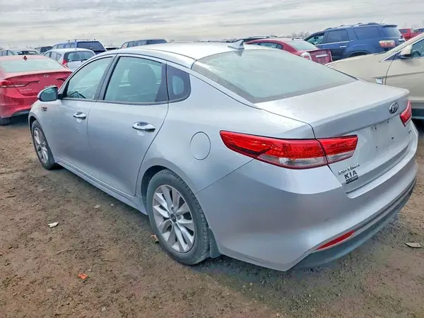 5XXGU4L33JG231958 2018 KIA OPTIMA - Image 2