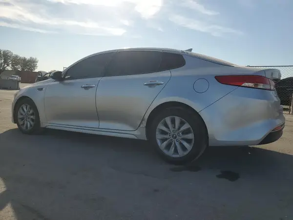 5XXGU4L33JG238375 2018 KIA OPTIMA - Image 2