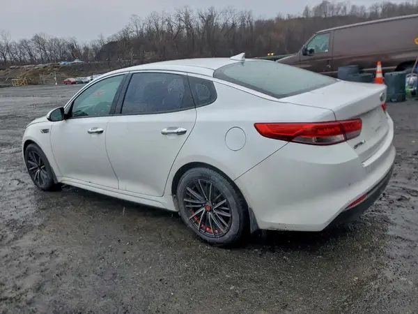5XXGU4L33JG248033 2018 KIA OPTIMA - Image 2