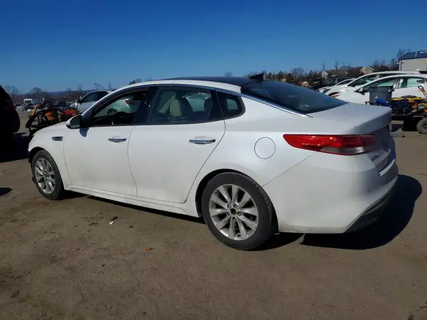 5XXGU4L33JG252700 2018 KIA OPTIMA - Image 2