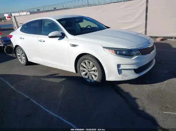 5XXGU4L33JG271389 2018 KIA OPTIMA - Image 1