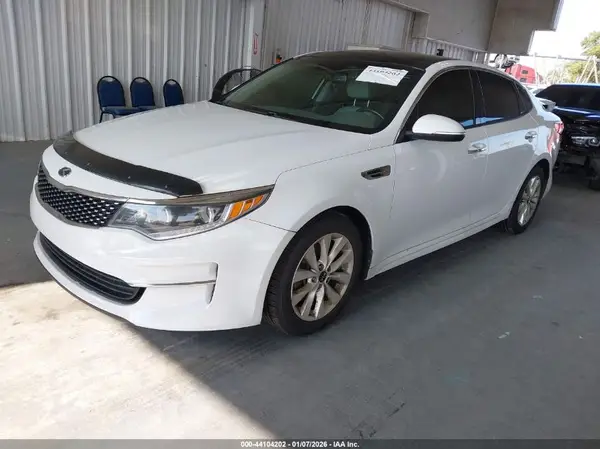 5XXGU4L34GG005890 2016 KIA OPTIMA - Image 2