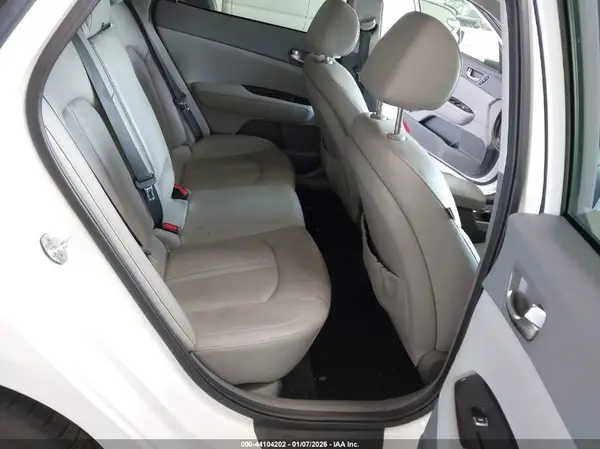 5XXGU4L34GG005890 2016 KIA OPTIMA - Image 8