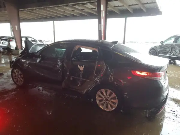 5XXGU4L34GG011365 2016 KIA OPTIMA - Image 2
