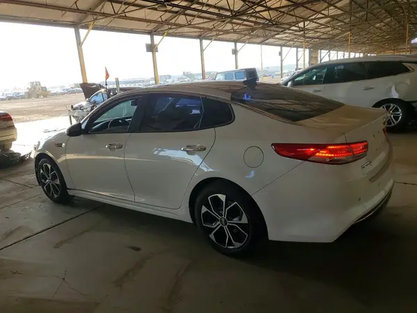 5XXGU4L34GG013553 2016 KIA OPTIMA - Image 2