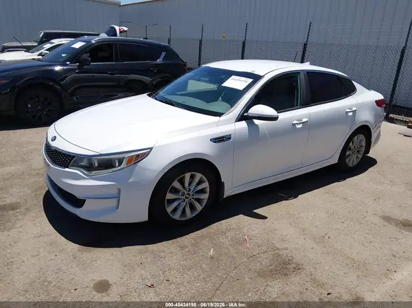 5XXGU4L34GG018140 2016 KIA OPTIMA - Image 2