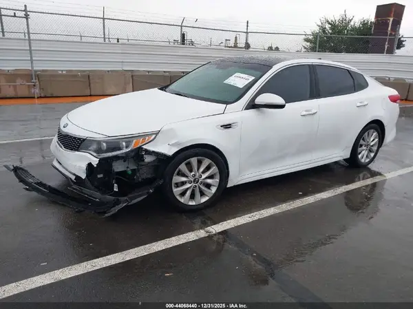 5XXGU4L34GG022091 2016 KIA OPTIMA - Image 2