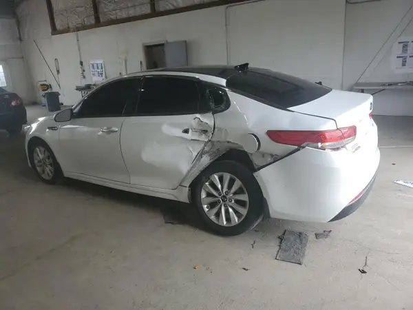 5XXGU4L34GG032331 2016 KIA OPTIMA - Image 2