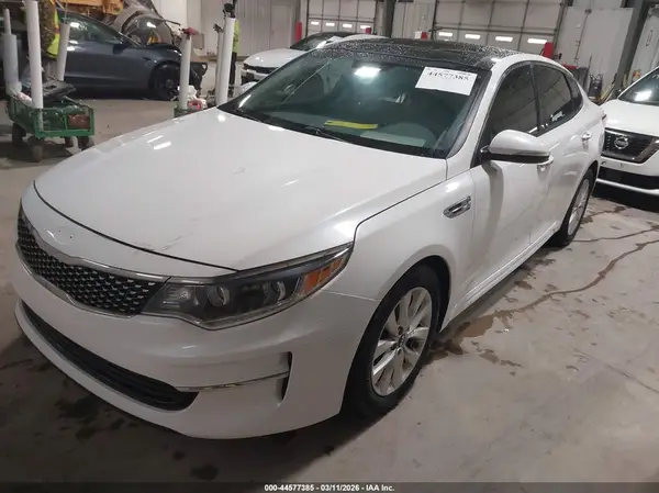 5XXGU4L34GG032961 2016 KIA OPTIMA - Image 2