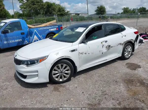 5XXGU4L34GG050666 2016 KIA OPTIMA - Image 2